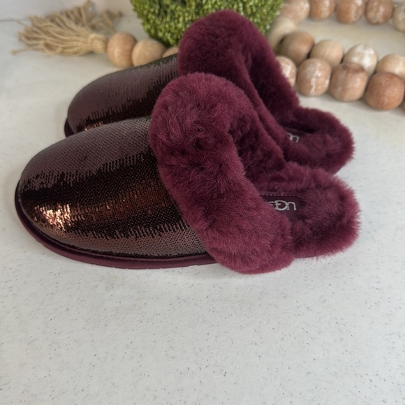 UGG Women's Scuffette II Mirror Ball Slipper Sz 5 NWOB - Picture 6 of 8